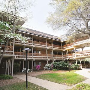 One Bedroom Lodge Lake View